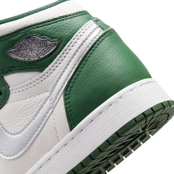Air Jordan 1 Retro High OG 💚🩶🤍 - Picture 3 of 6